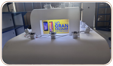 Fabricación de Muebles para Exhibición de Celulares con Alarmas